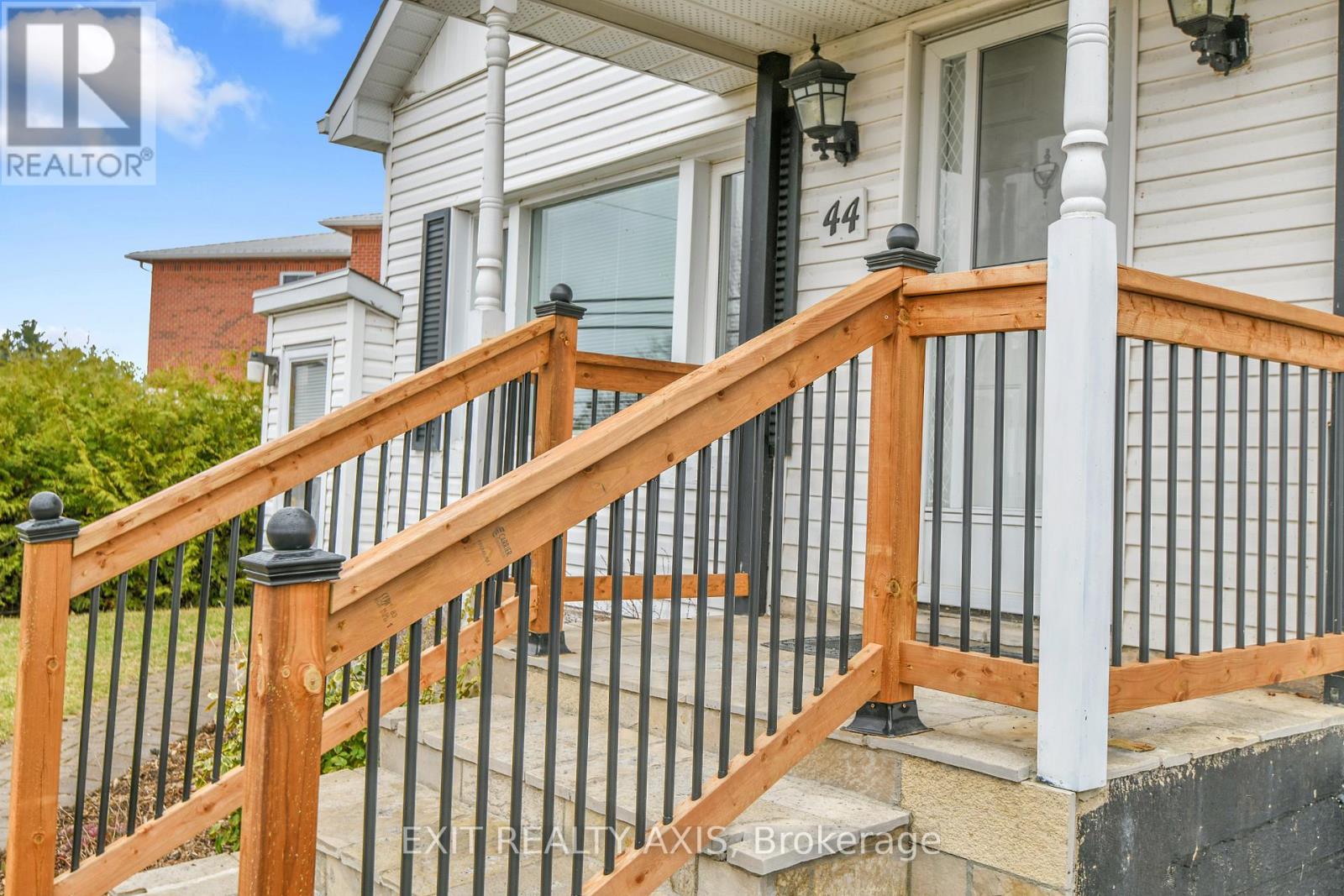 44 Main Street W, Westport, Ontario  K0G 1X0 - Photo 4 - X12498222