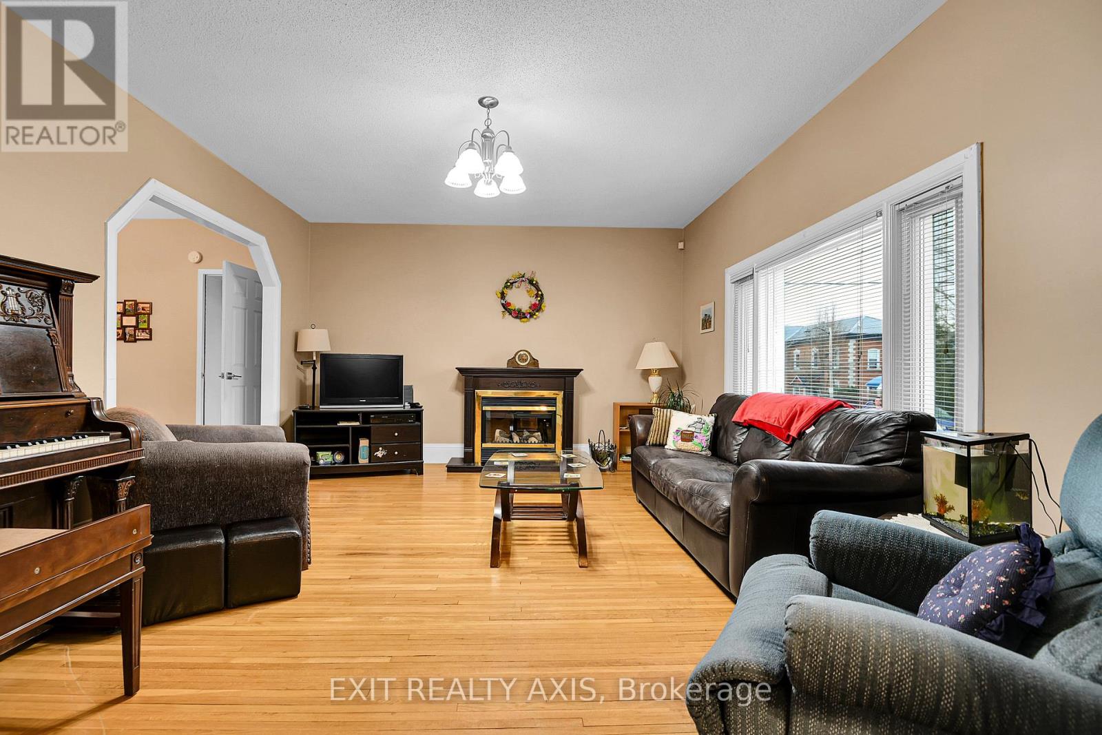 44 Main Street W, Westport, Ontario  K0G 1X0 - Photo 8 - X12498222