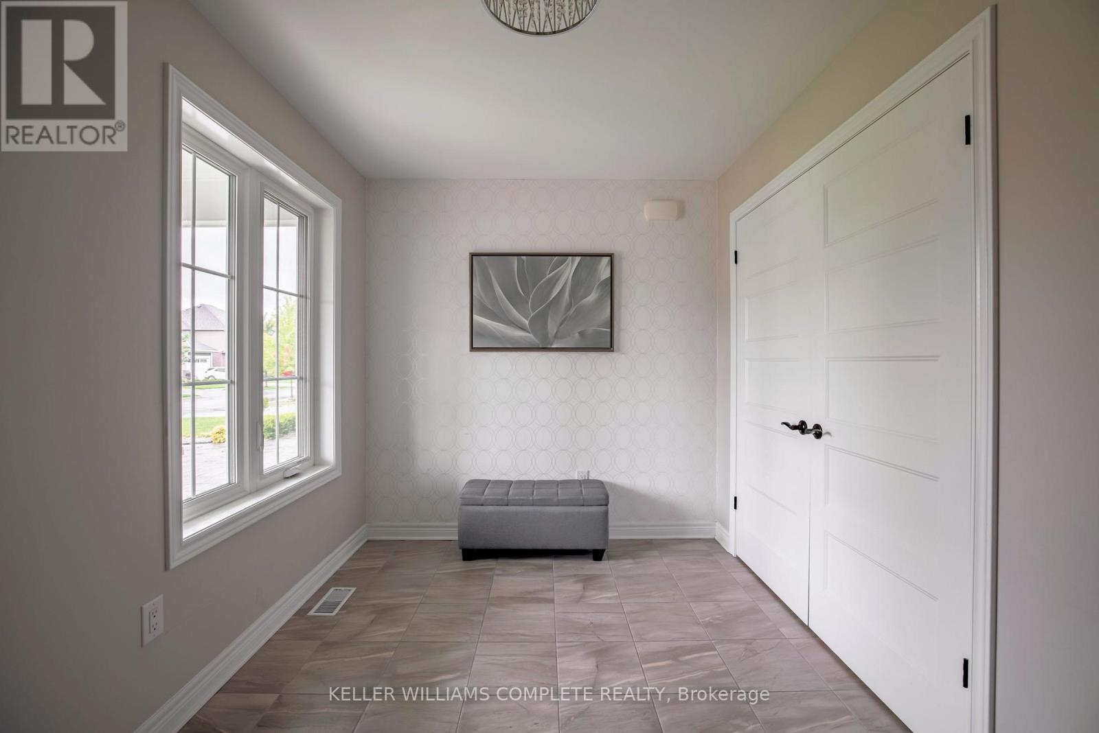 18 Secord Street, Thorold, Ontario  L0S 1K0 - Photo 3 - X12498206