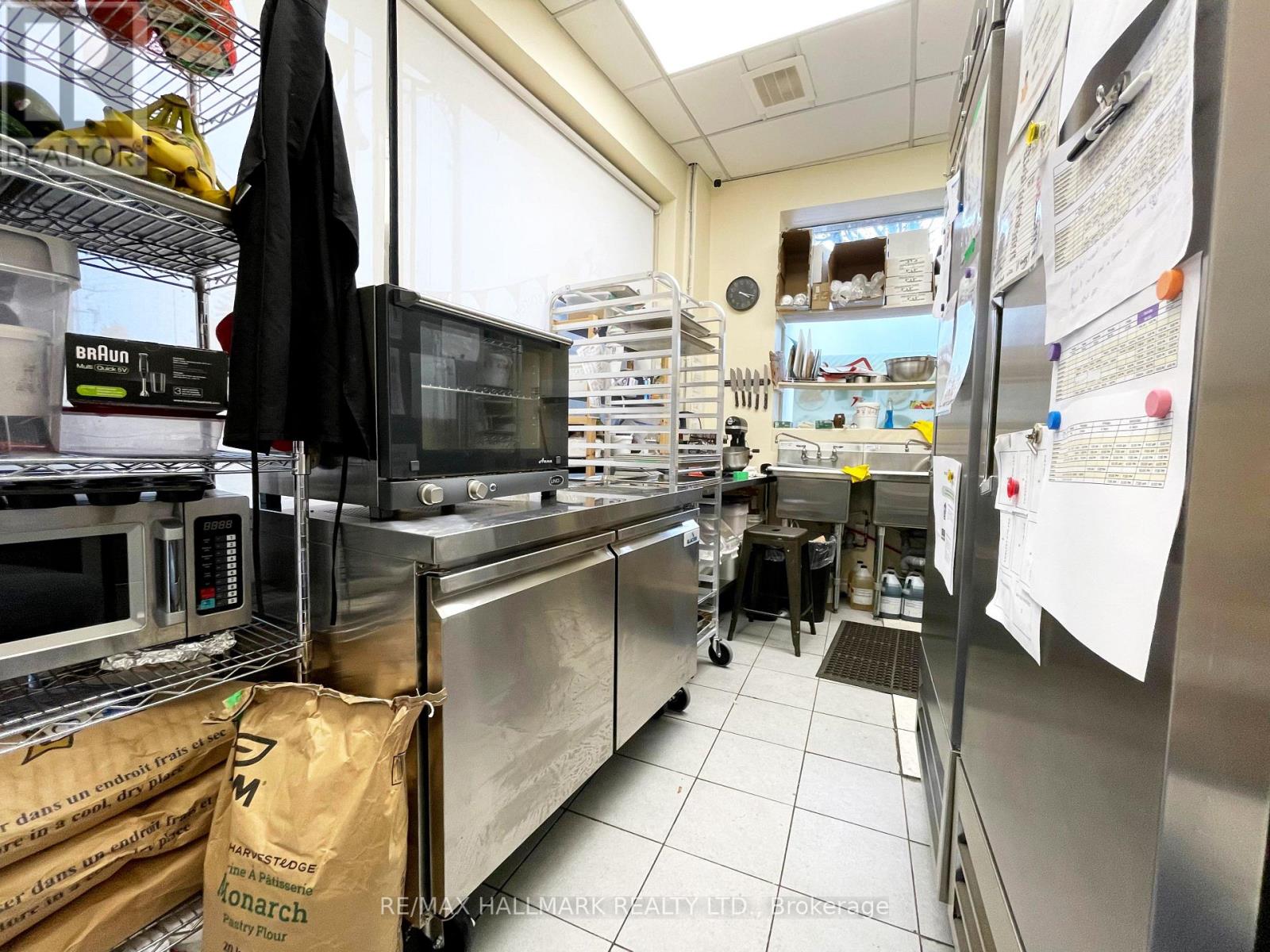 2674 Yonge Street, Toronto, Ontario  M4N 2H7 - Photo 8 - C12297831