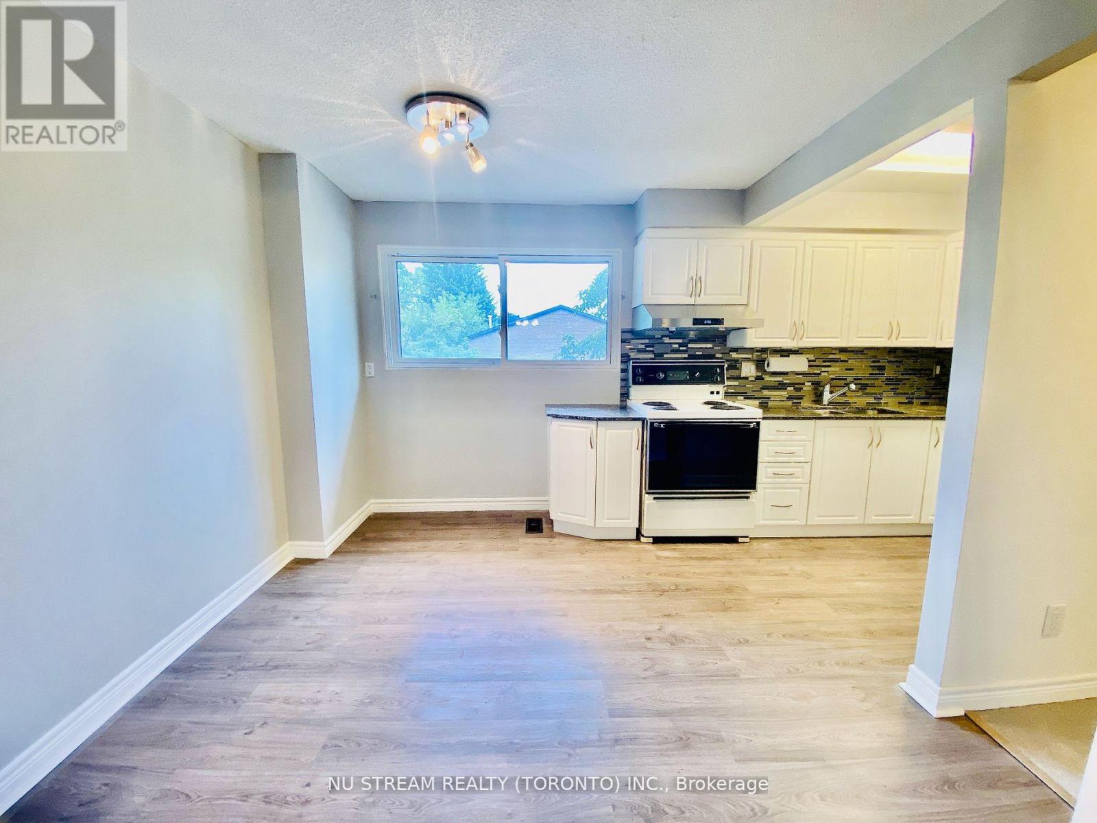 2 - 2020 Pharmacy Avenue, Toronto, Ontario  M1T 1H8 - Photo 8 - E12428500