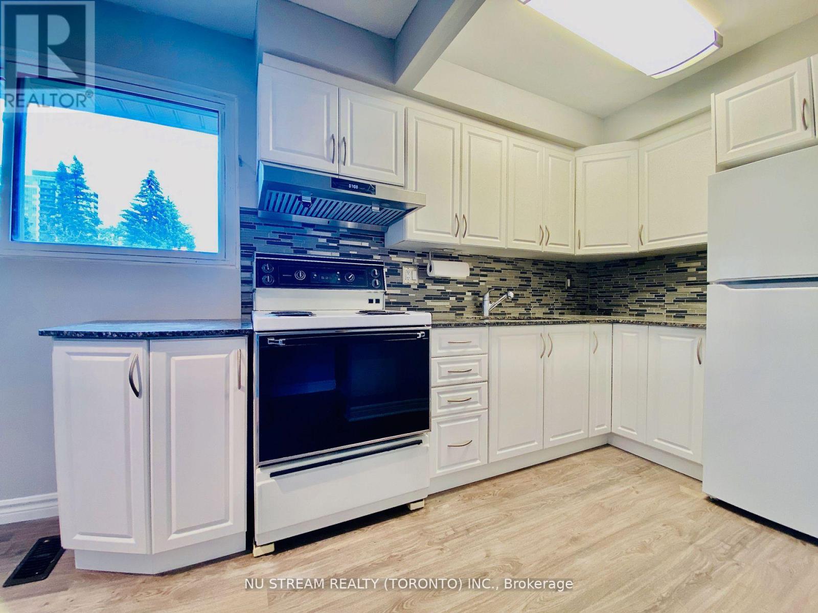 2 - 2020 Pharmacy Avenue, Toronto, Ontario  M1T 1H8 - Photo 9 - E12428500