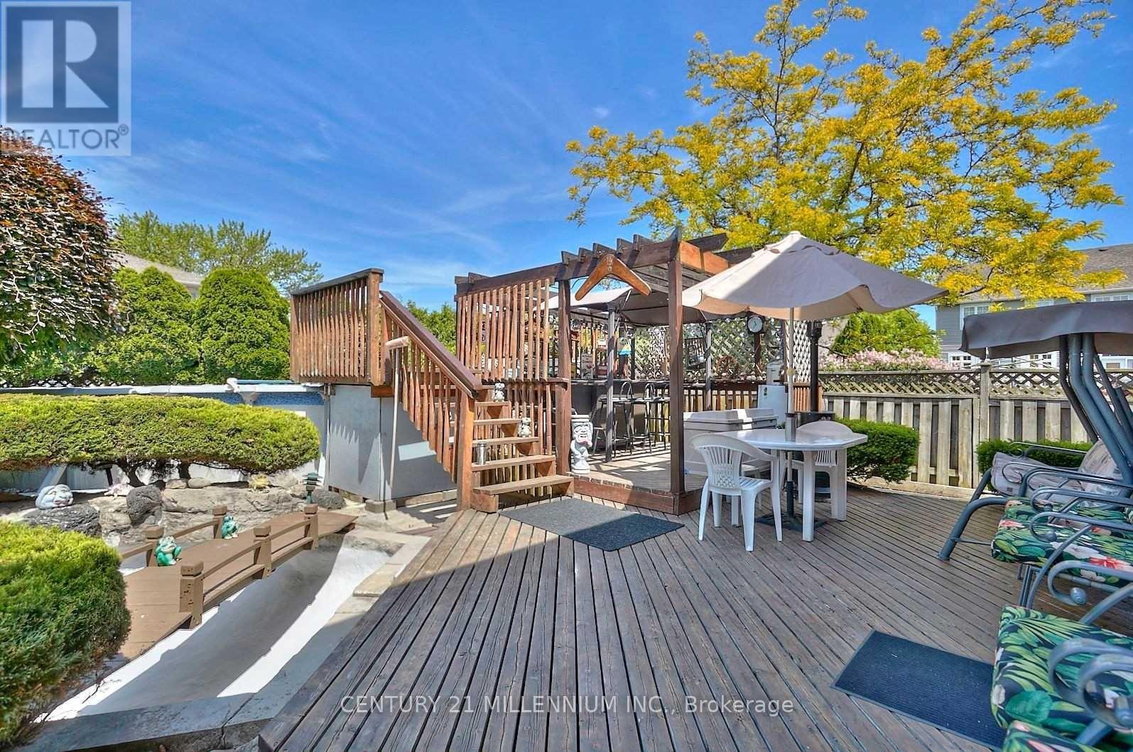 10 Homeland Avenue, Hamilton, Ontario  L8E 4X2 - Photo 8 - X12398149