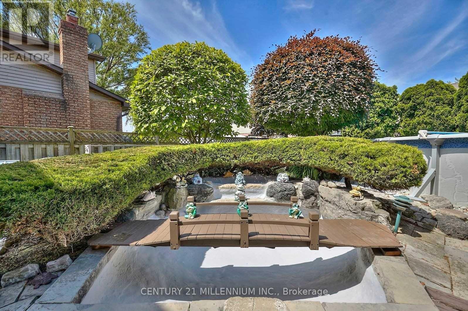 10 Homeland Avenue, Hamilton, Ontario  L8E 4X2 - Photo 9 - X12398149