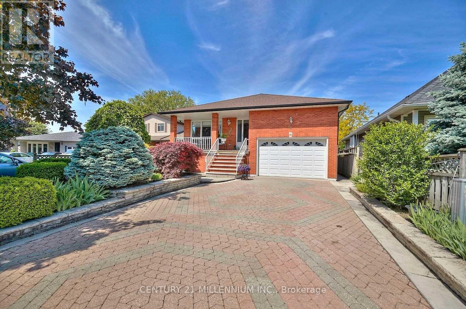 10 Homeland Avenue, Hamilton, Ontario  L8E 4X2 - Photo 4 - X12398149