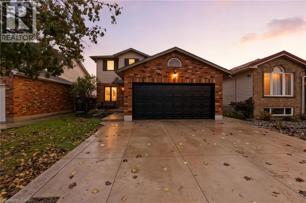 92 COLIN Crescent, Hamilton, Ontario