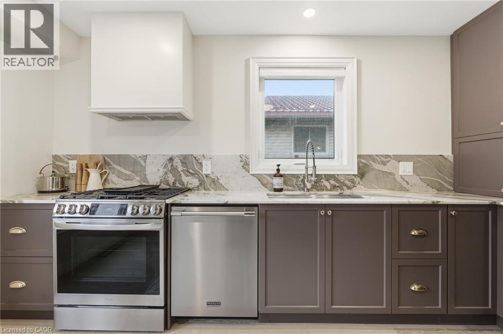 92 Colin Crescent, Hamilton, Ontario  L9A 5H8 - Photo 13 - 40784796