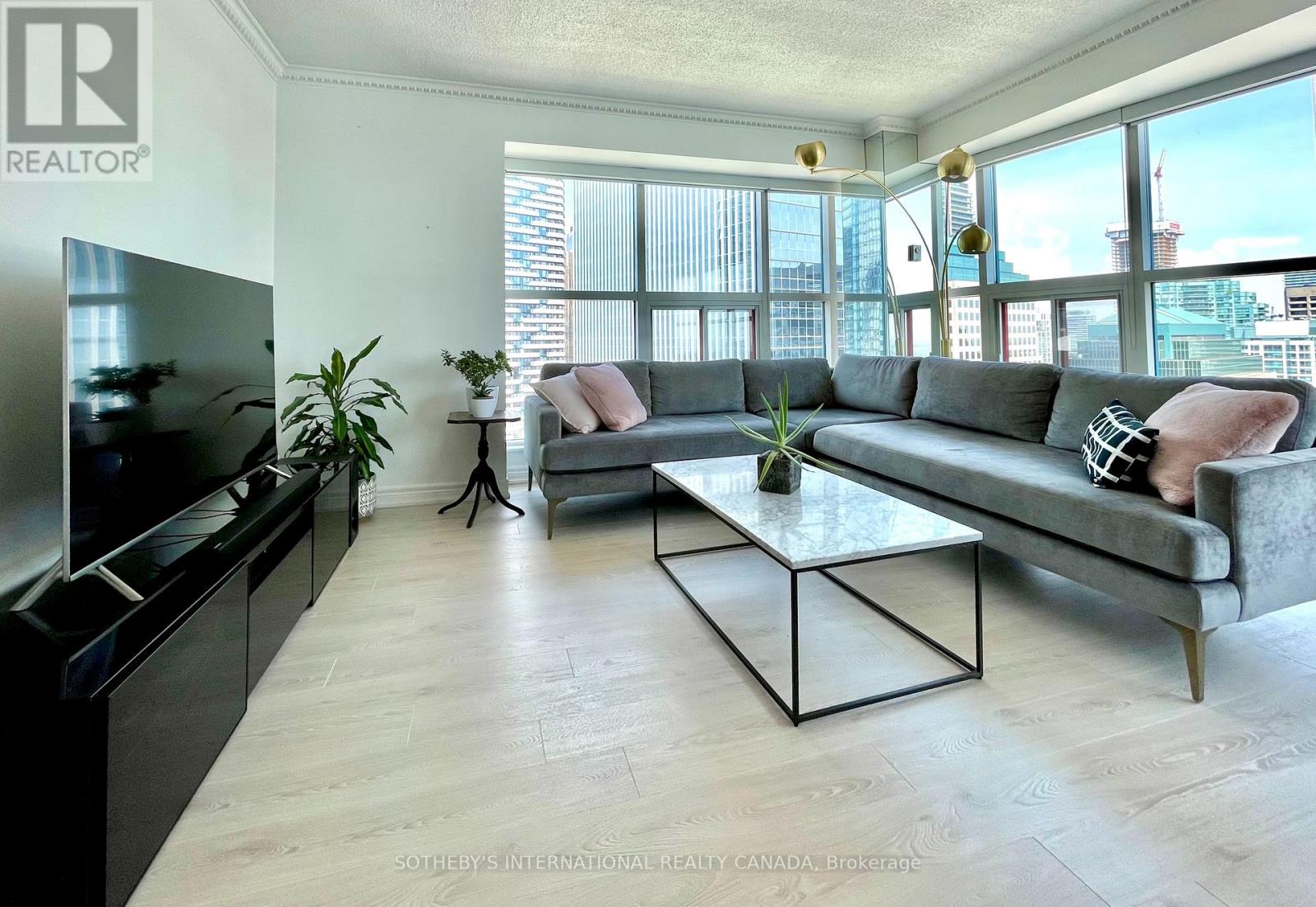 3002 - 77 Harbour Square, Toronto, Ontario  M5J 2S2 - Photo 4 - C12498186