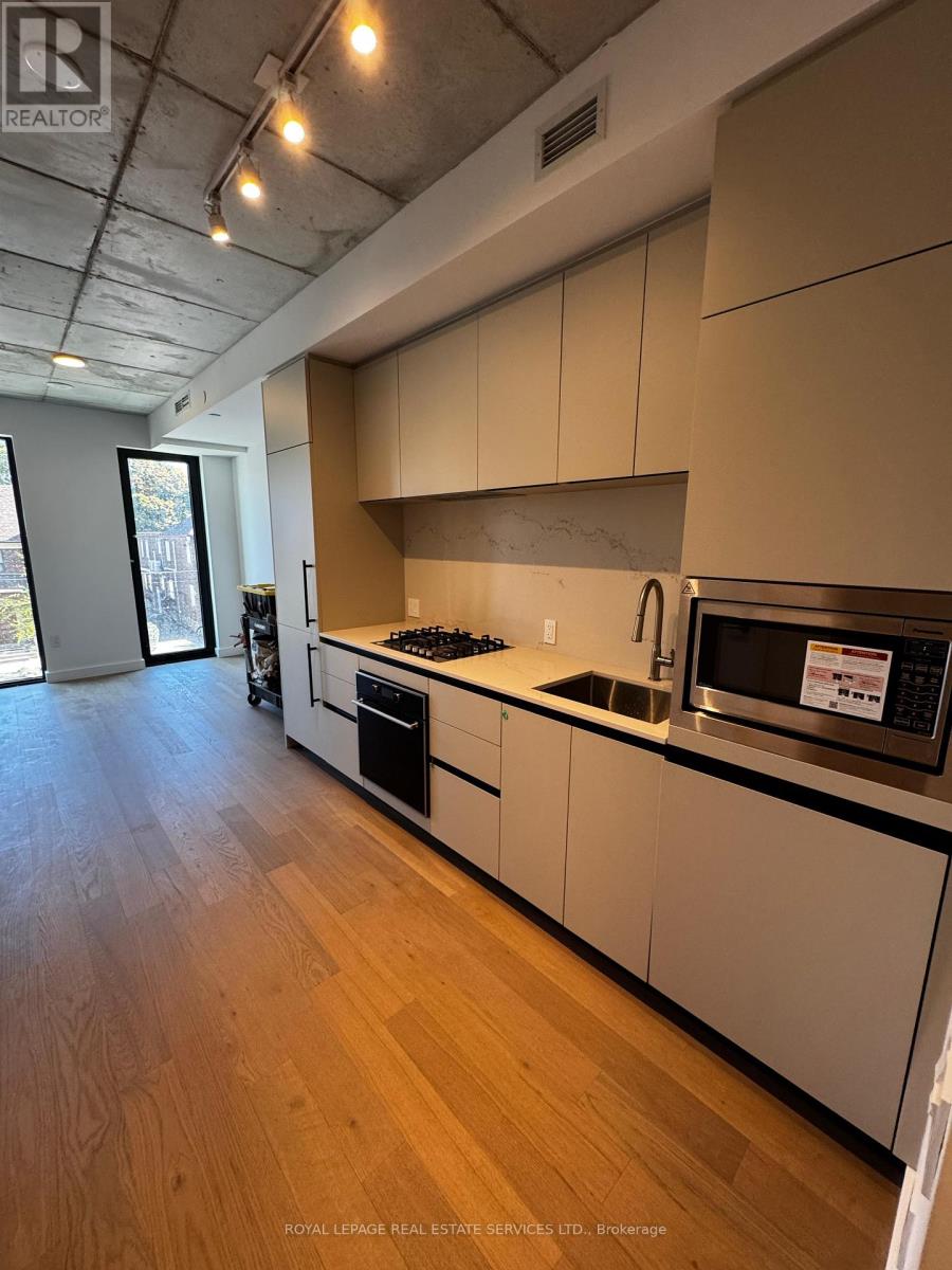 233 - 1734 Bayview Avenue, Toronto, Ontario  M4G 3C4 - Photo 2 - C12498192