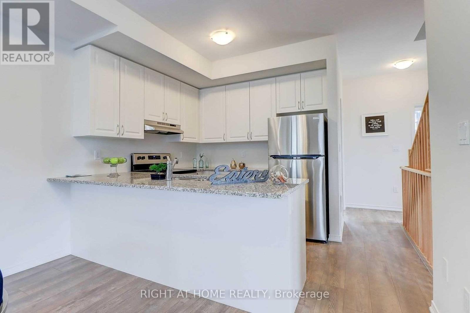 2552 Earleville Path, Oshawa, Ontario  L1L 0P9 - Photo 4 - E12498182