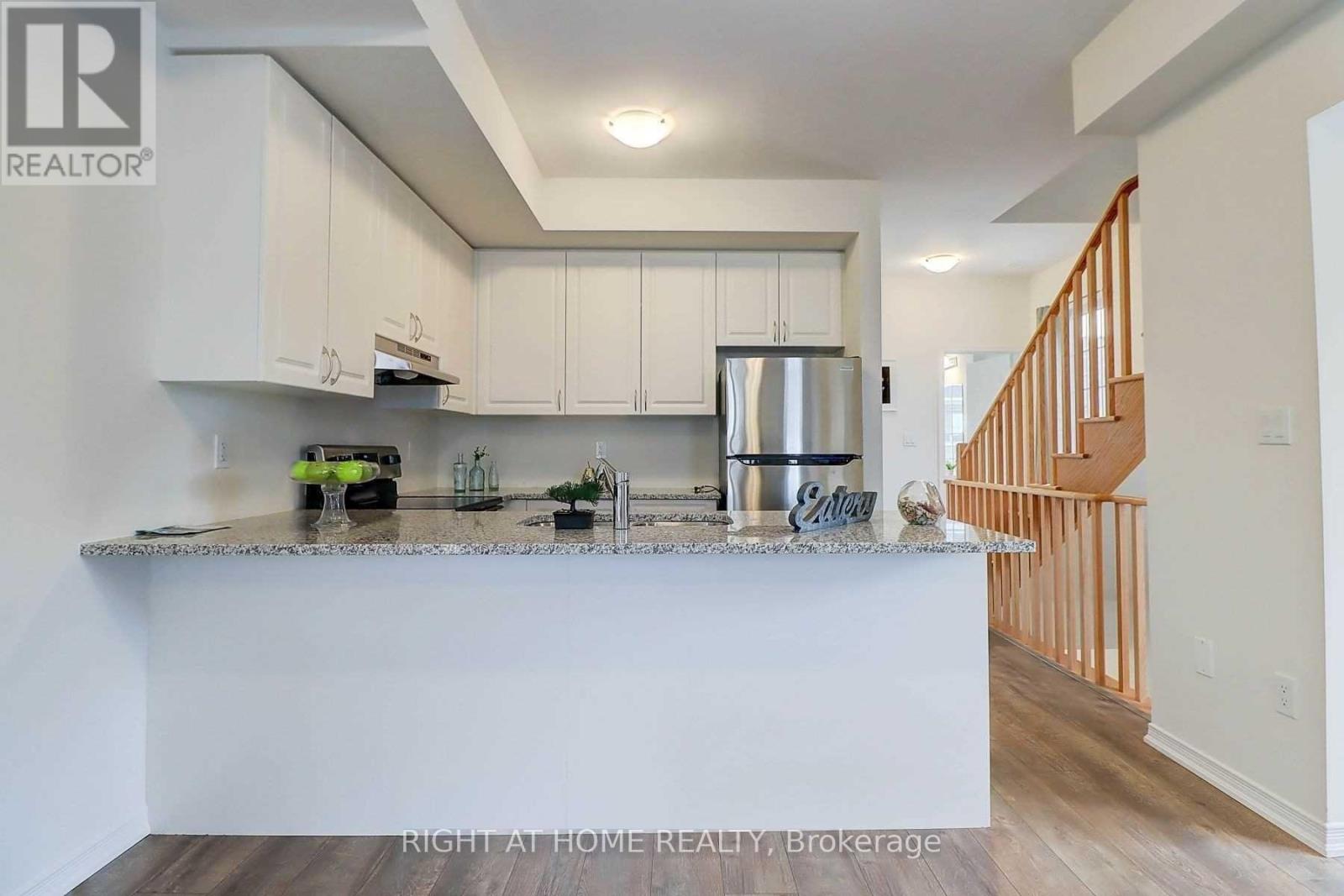 2552 Earleville Path, Oshawa, Ontario  L1L 0P9 - Photo 5 - E12498182