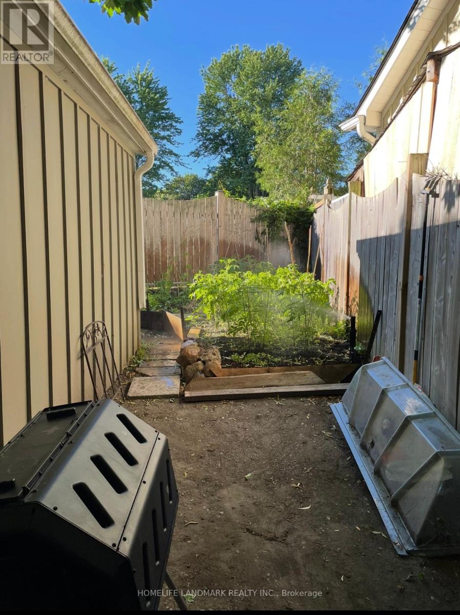 15 Station Lane, Markham, Ontario  L3R 1R4 - Photo 39 - N12498188