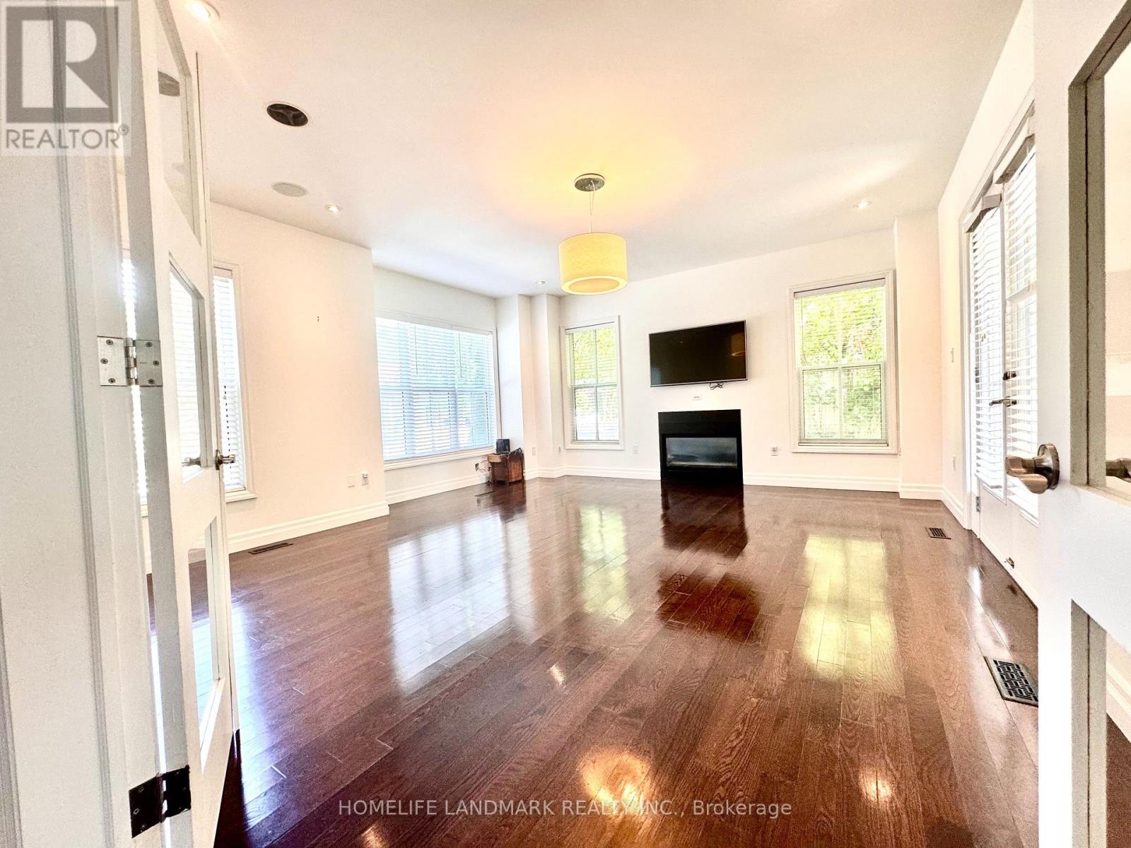 15 Station Lane, Markham, Ontario  L3R 1R4 - Photo 9 - N12498188