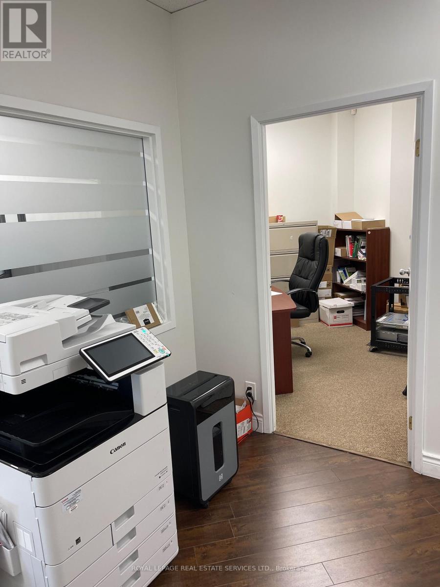 411 - 9140 Leslie Street, Richmond Hill, Ontario  L4B 0A9 - Photo 15 - N12498218