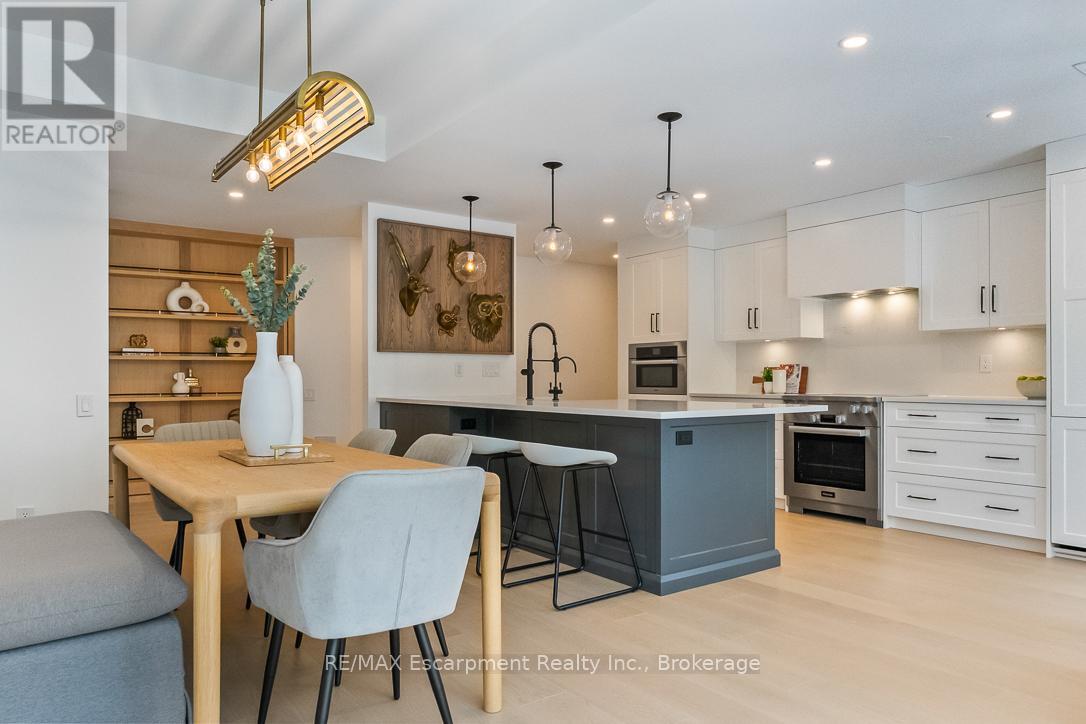 103 - 40 Old Mill Road, Oakville, Ontario  L6J 7W2 - Photo 18 - W12498242