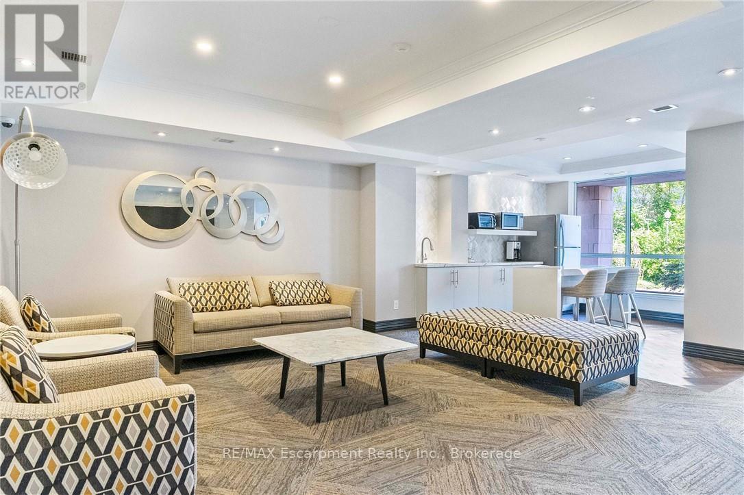 103 - 40 Old Mill Road, Oakville, Ontario  L6J 7W2 - Photo 40 - W12498242