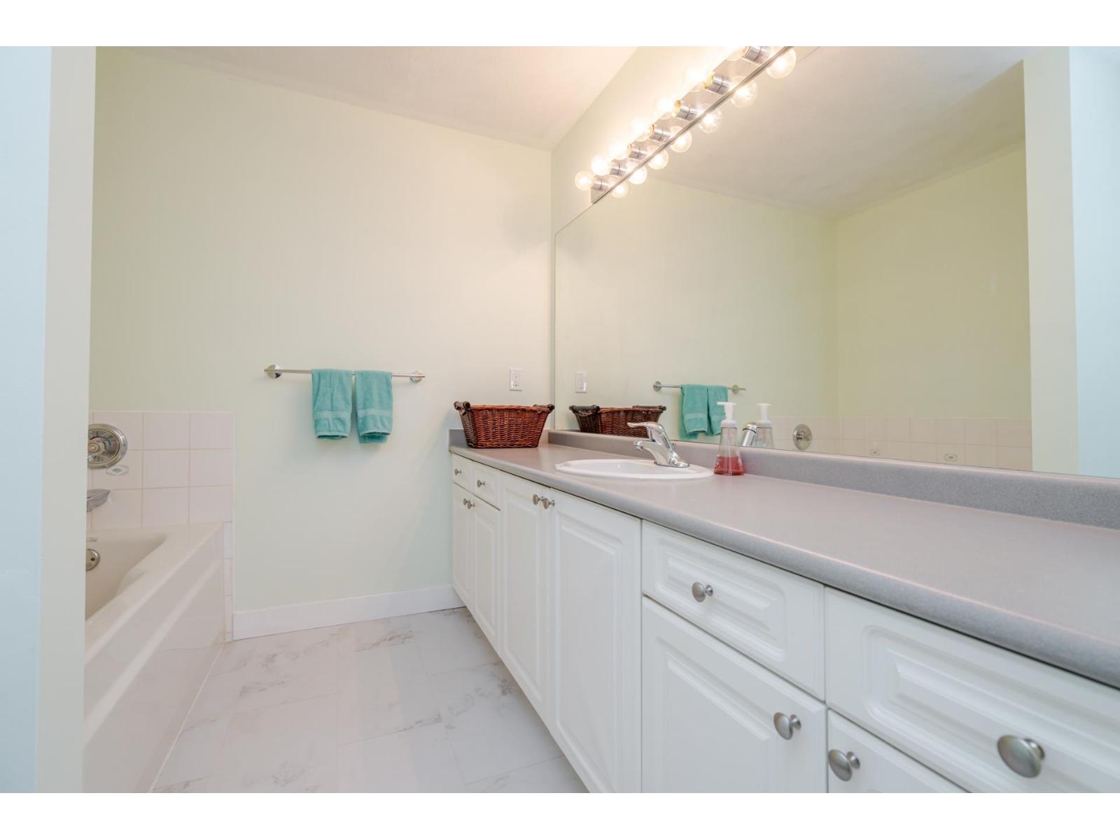 214 19953 55a Avenue, Langley, British Columbia  V3A 3X4 - Photo 30 - R3062502