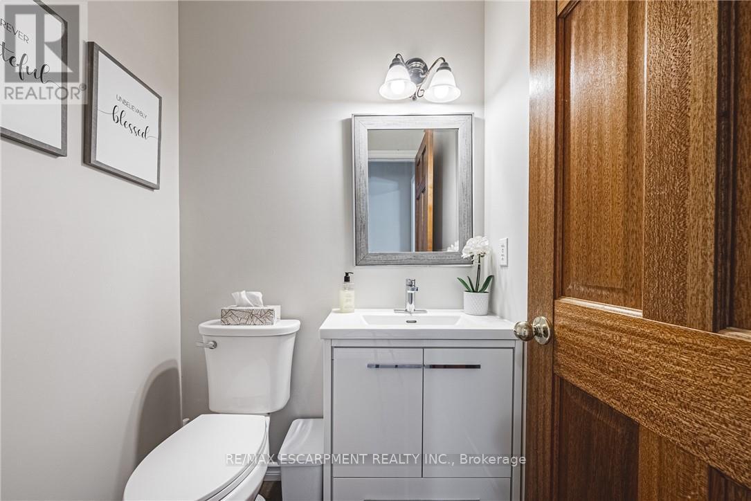 185 Comfort Court, Hamilton (Allison), Ontario  L0R 1W0 - Photo 17 - X12498196