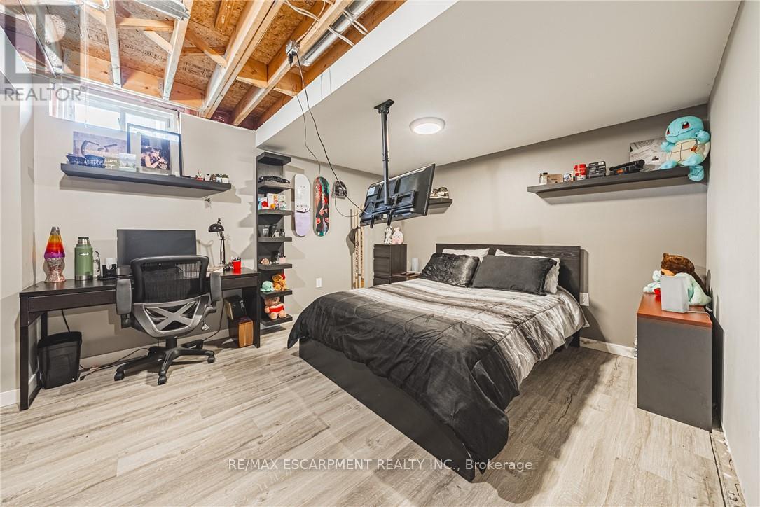 185 Comfort Court, Hamilton (Allison), Ontario  L0R 1W0 - Photo 30 - X12498196