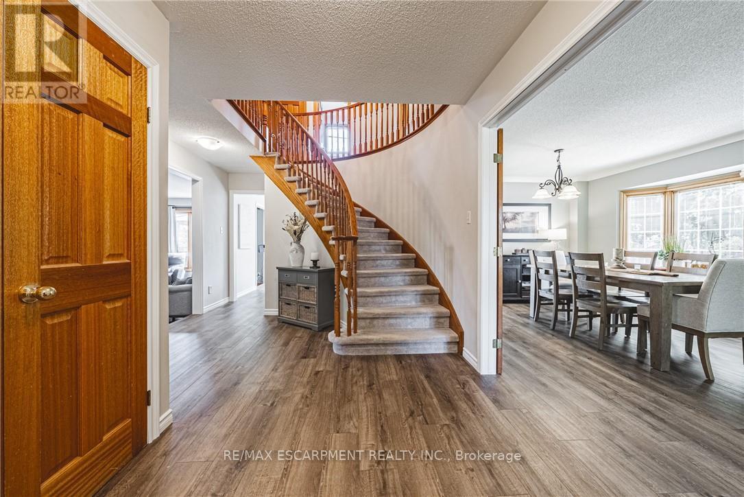 185 Comfort Court, Hamilton (Allison), Ontario  L0R 1W0 - Photo 6 - X12498196