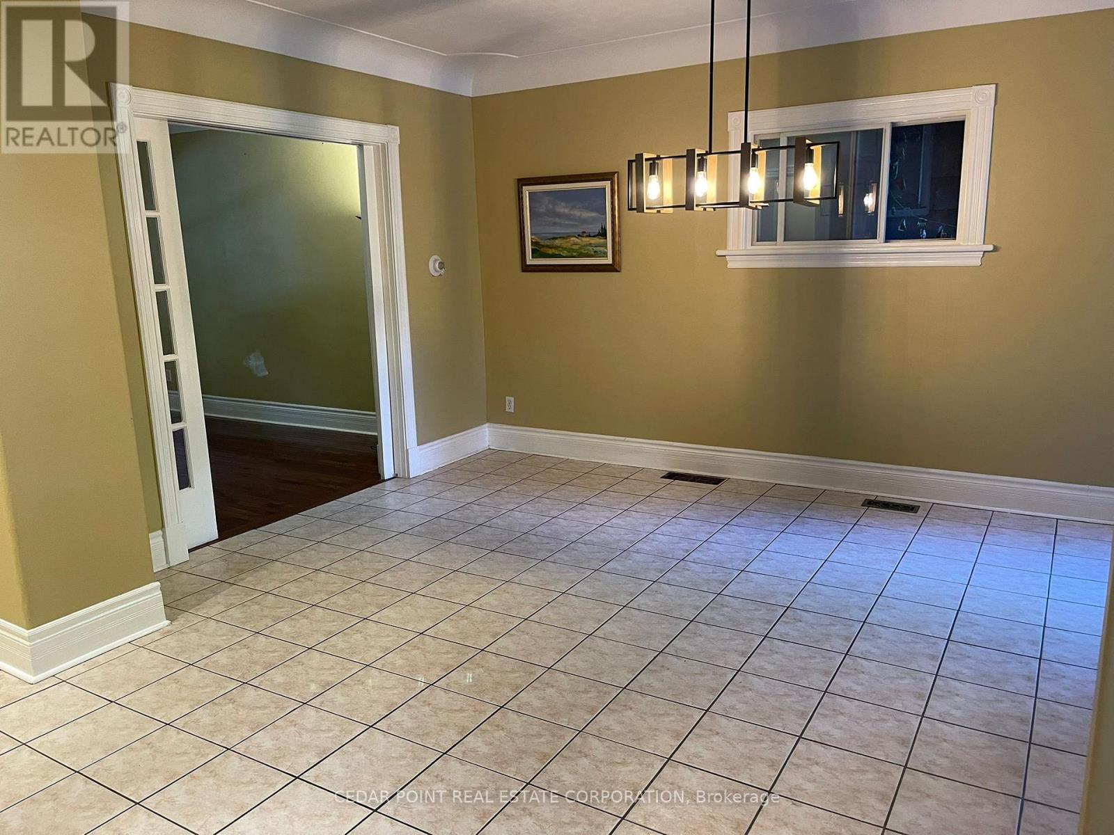 2 - 109 Carrick Avenue, Hamilton, Ontario  L8M 2W5 - Photo 4 - X12498216