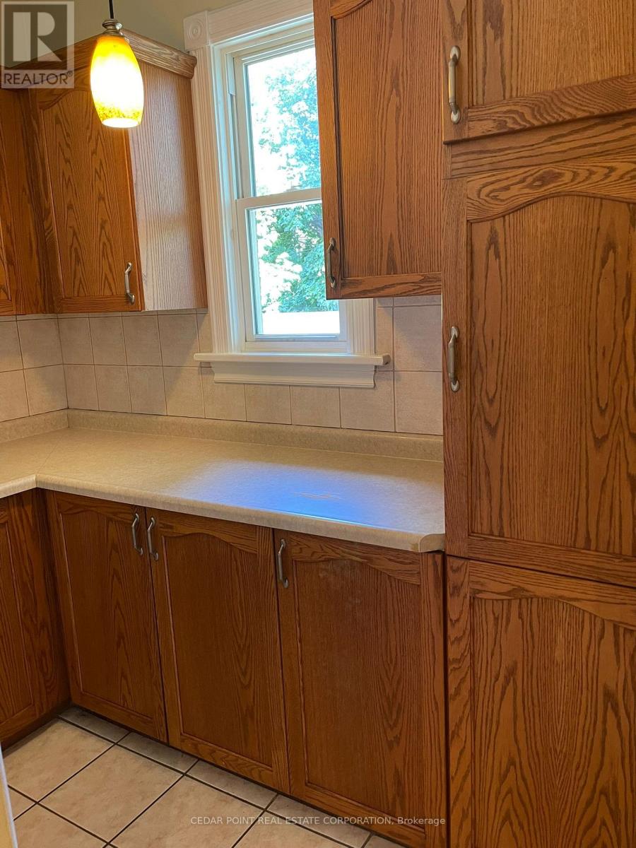 2 - 109 Carrick Avenue, Hamilton, Ontario  L8M 2W5 - Photo 7 - X12498216