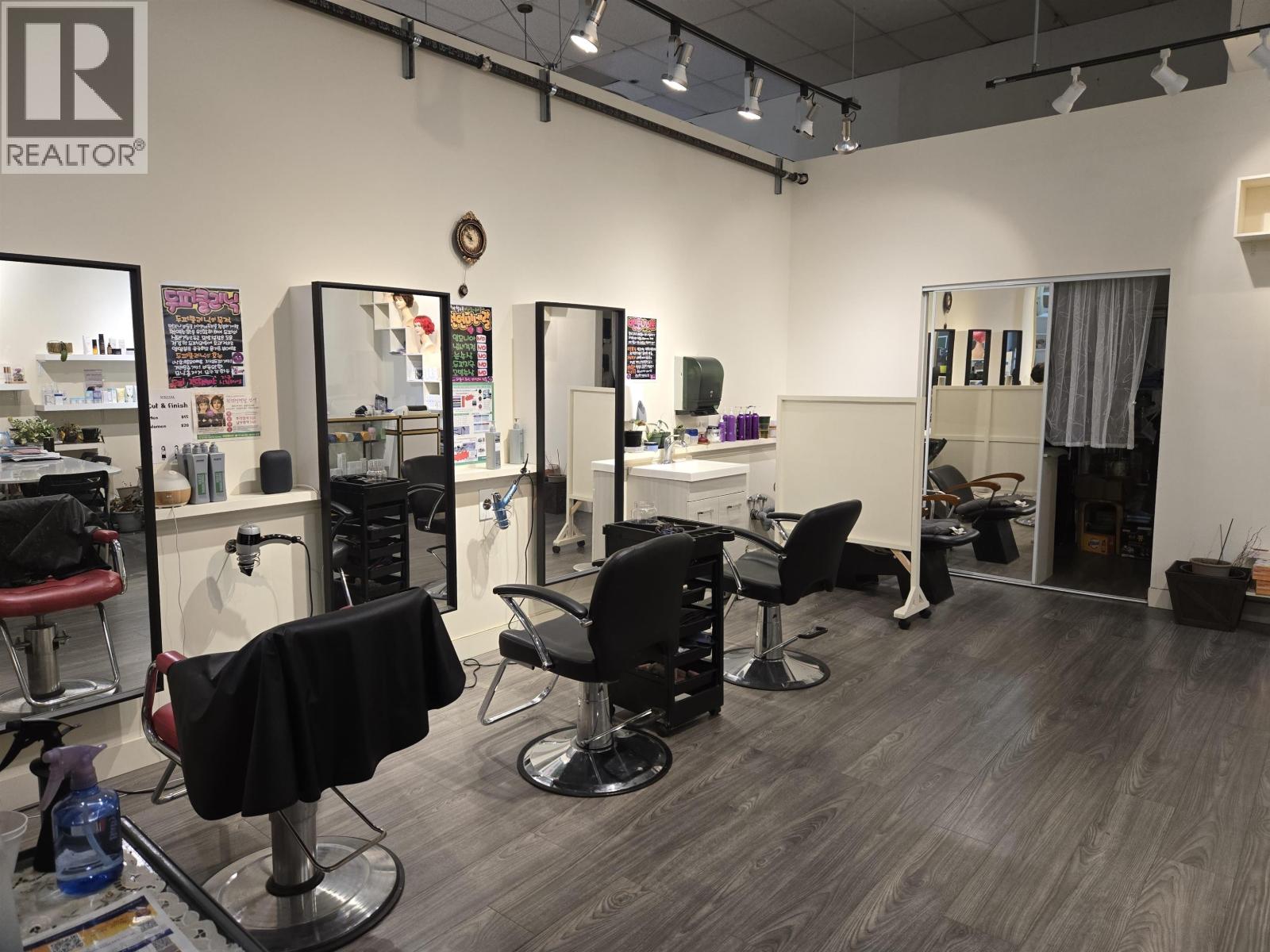 103 3-4501 North Road, Burnaby, British Columbia  V3N 4R7 - Photo 6 - C8073521