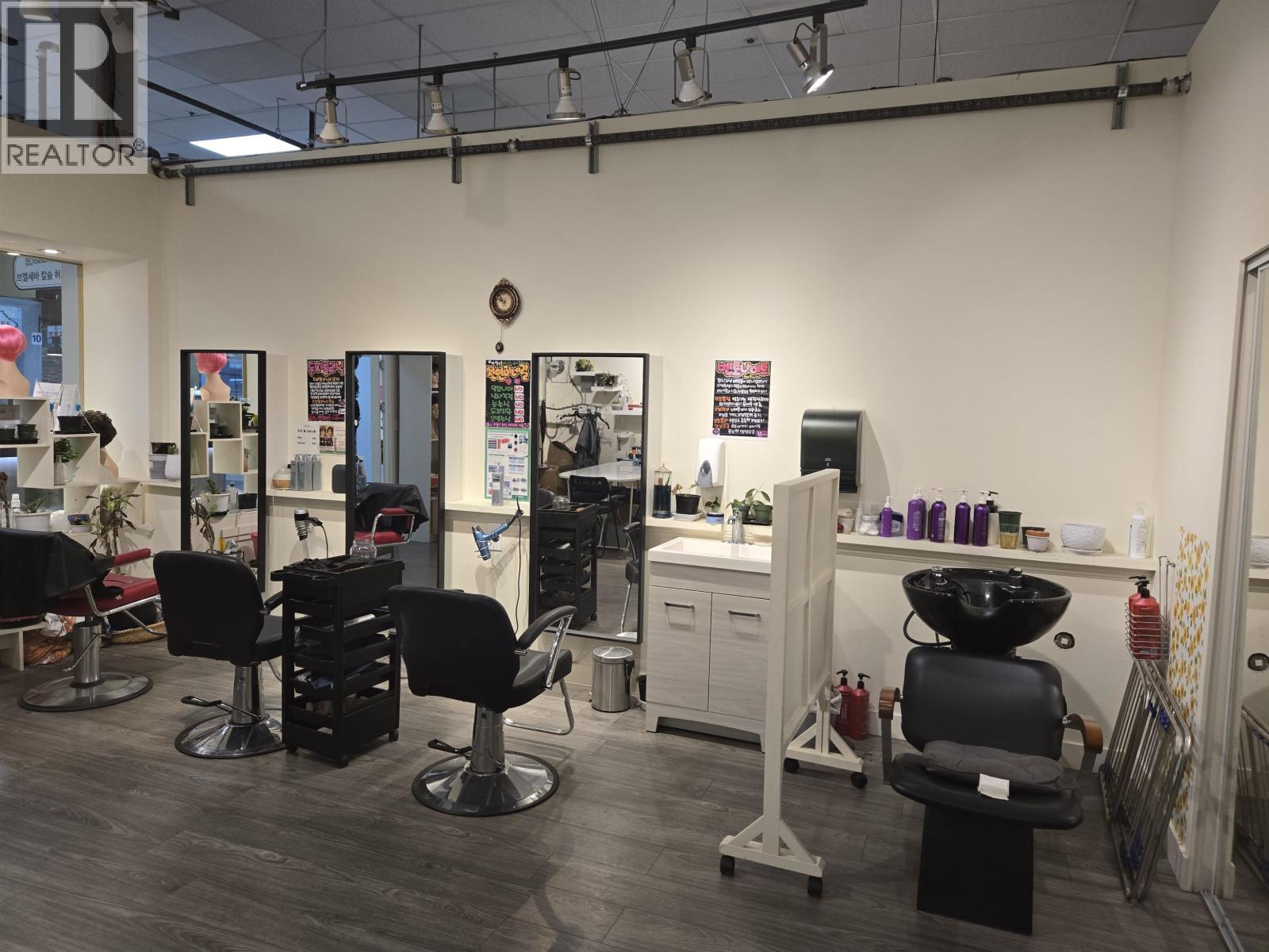 103 3-4501 North Road, Burnaby, British Columbia  V3N 4R7 - Photo 7 - C8073521