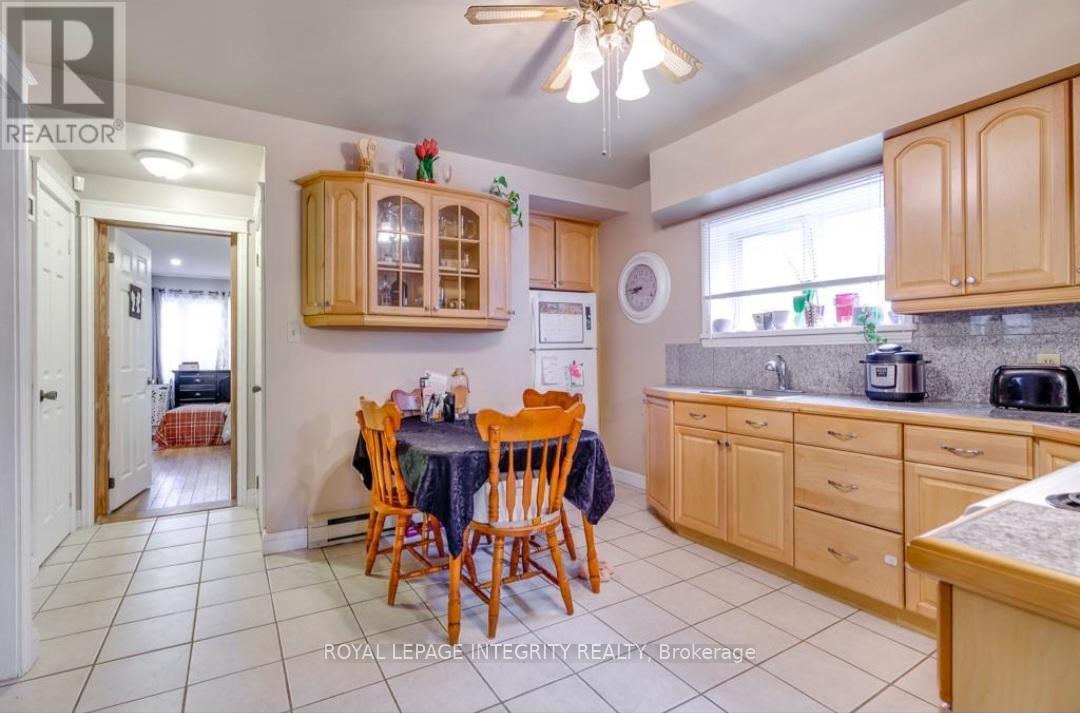 133 Chevrier Avenue, Cornwall, Ontario  K6H 1R9 - Photo 2 - X12498236