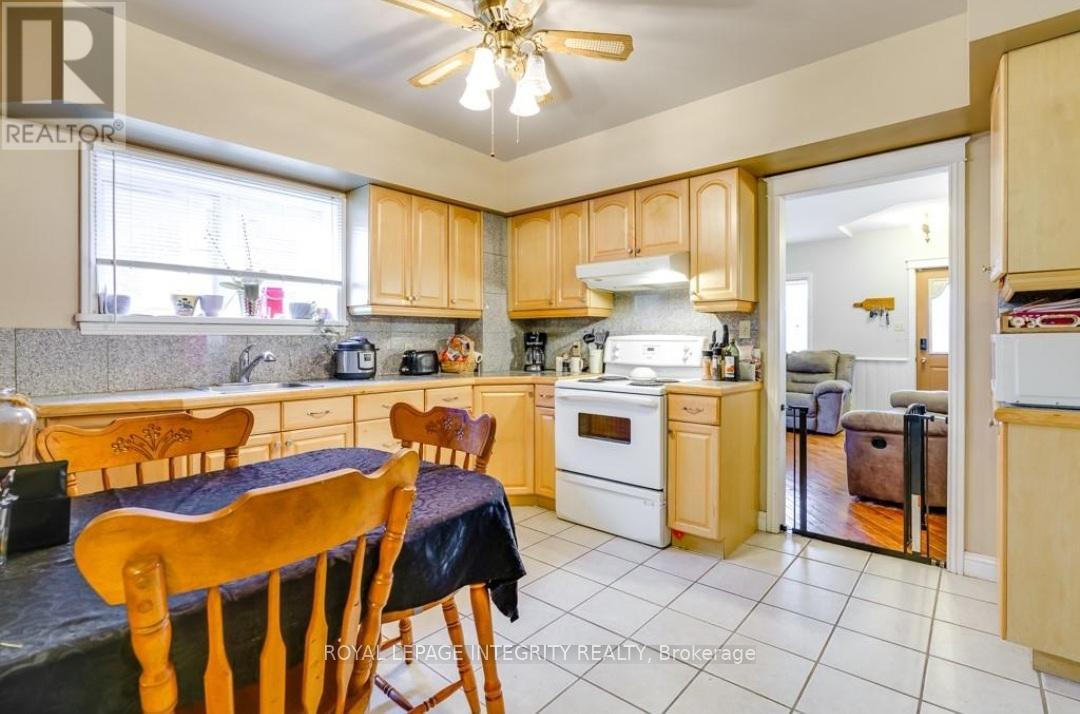 133 Chevrier Avenue, Cornwall, Ontario  K6H 1R9 - Photo 3 - X12498236