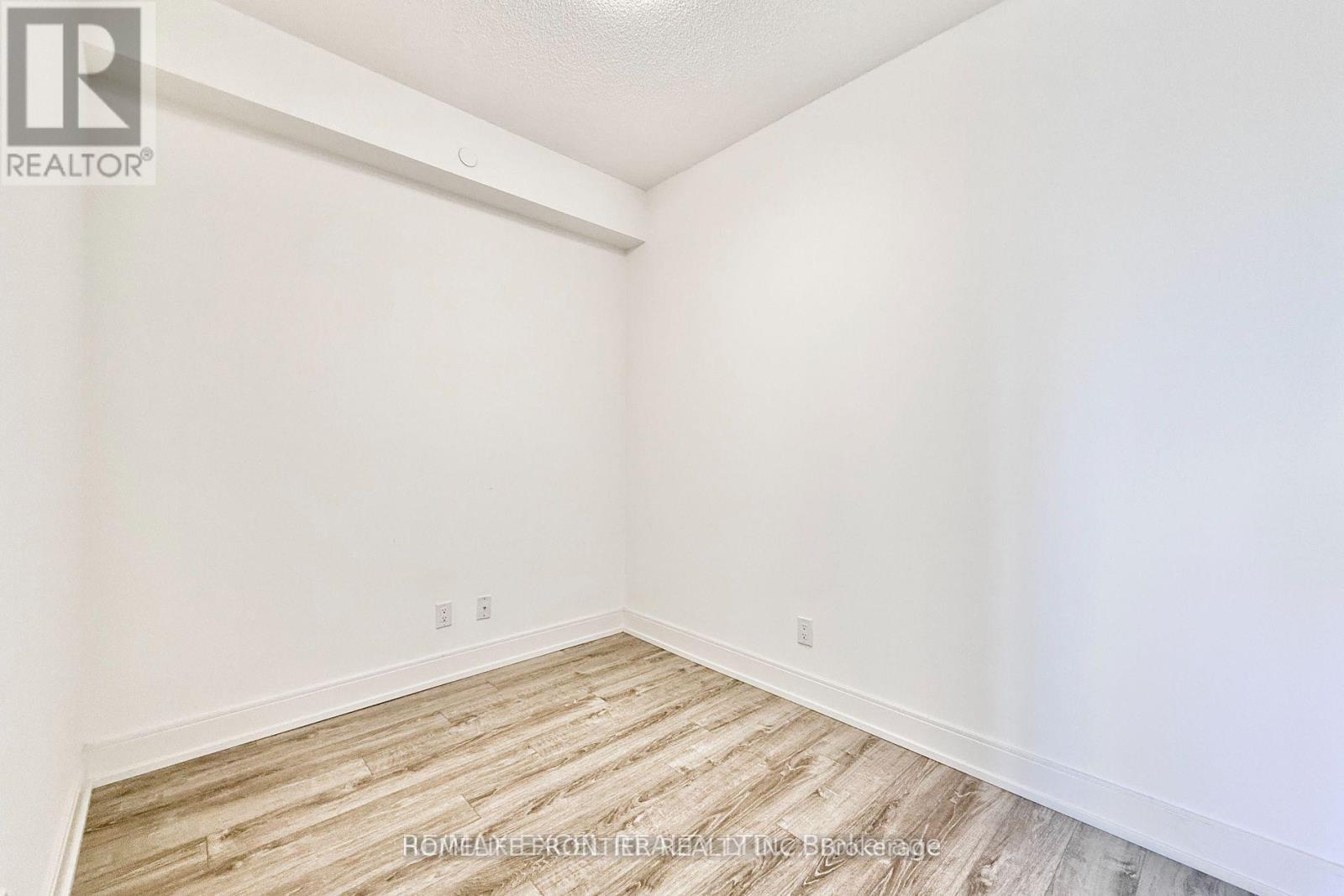 606 - 9600 Yonge Street, Richmond Hill, Ontario  L4C 0X3 - Photo 10 - N12498138