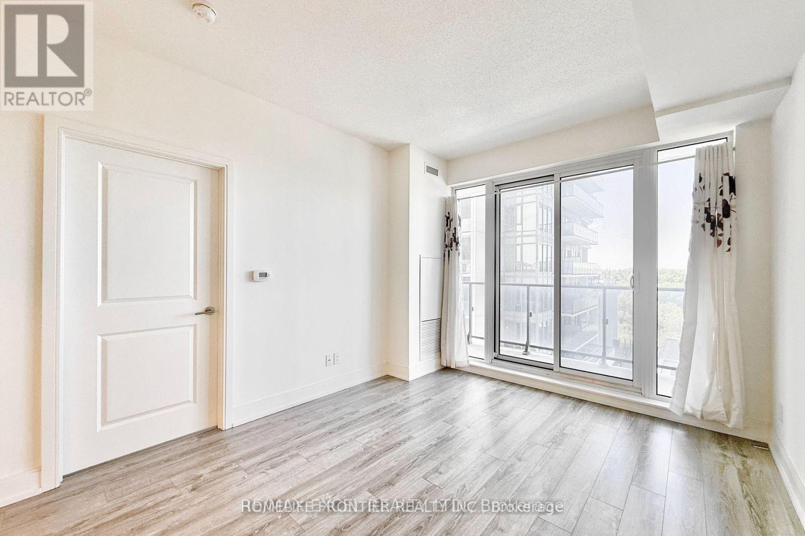 606 - 9600 Yonge Street, Richmond Hill, Ontario  L4C 0X3 - Photo 20 - N12498138