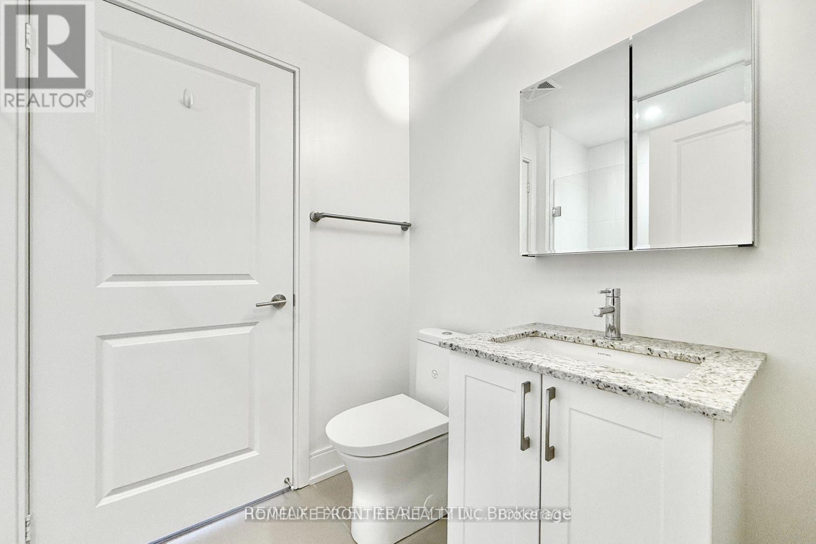 606 - 9600 Yonge Street, Richmond Hill, Ontario  L4C 0X3 - Photo 21 - N12498138