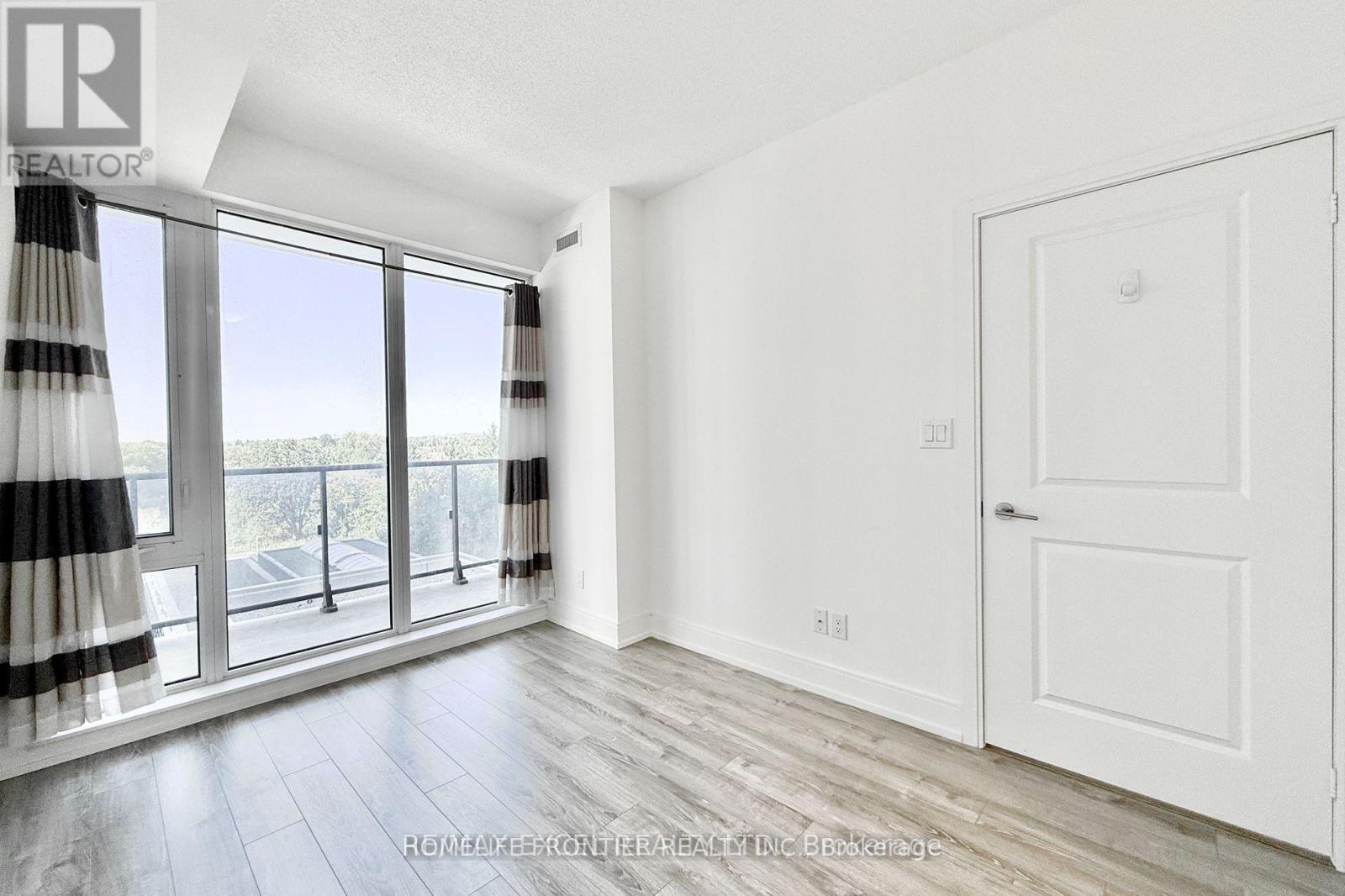 606 - 9600 Yonge Street, Richmond Hill, Ontario  L4C 0X3 - Photo 25 - N12498138