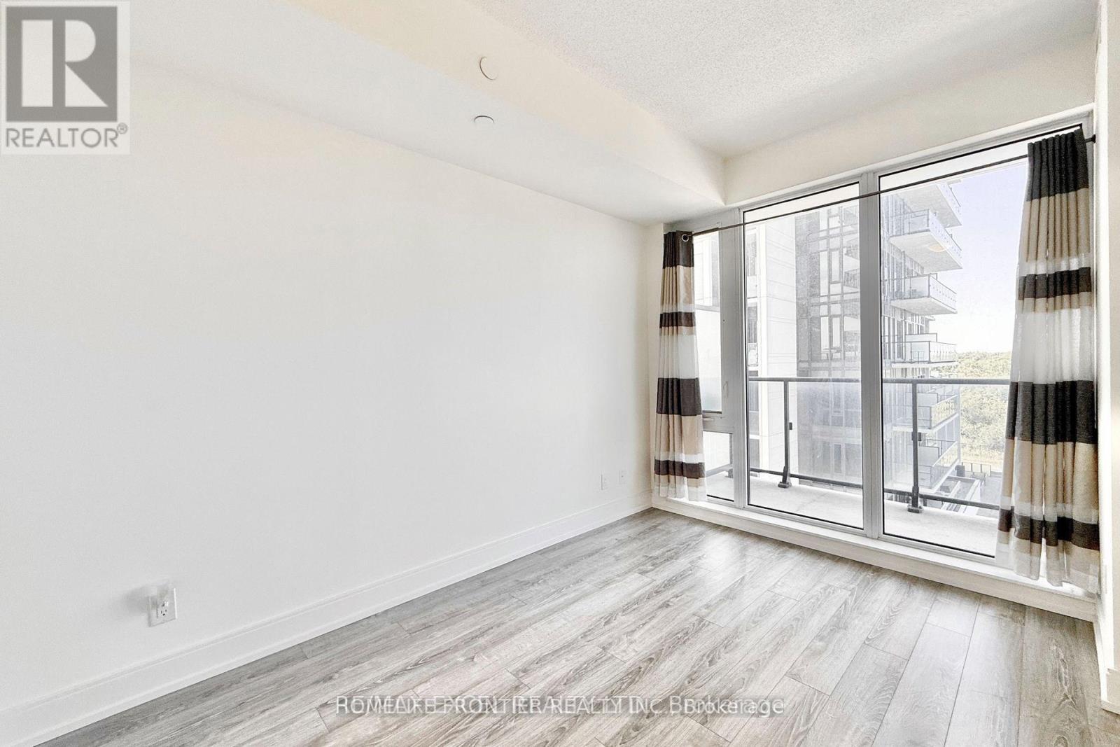 606 - 9600 Yonge Street, Richmond Hill, Ontario  L4C 0X3 - Photo 24 - N12498138