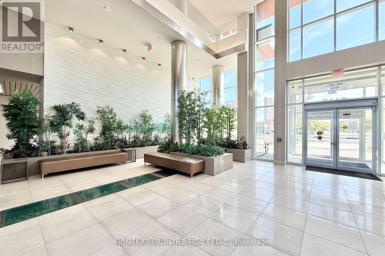 606 - 9600 Yonge Street, Richmond Hill, Ontario  L4C 0X3 - Photo 5 - N12498138