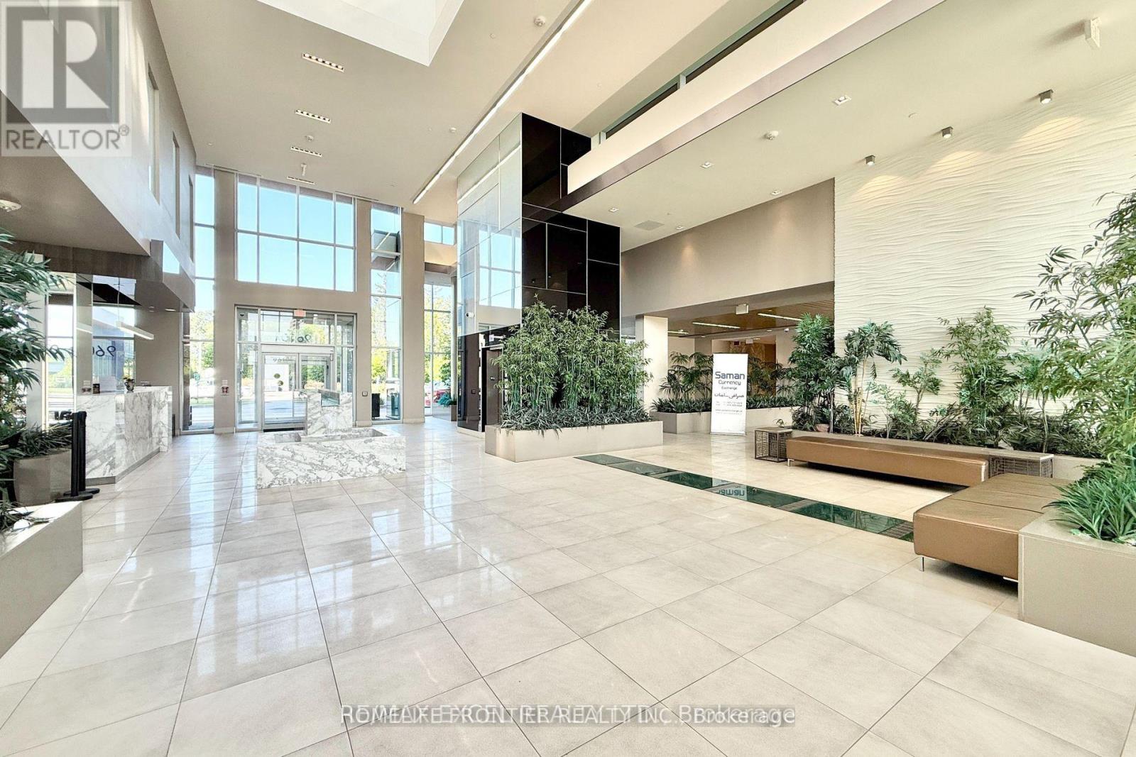 606 - 9600 Yonge Street, Richmond Hill, Ontario  L4C 0X3 - Photo 6 - N12498138