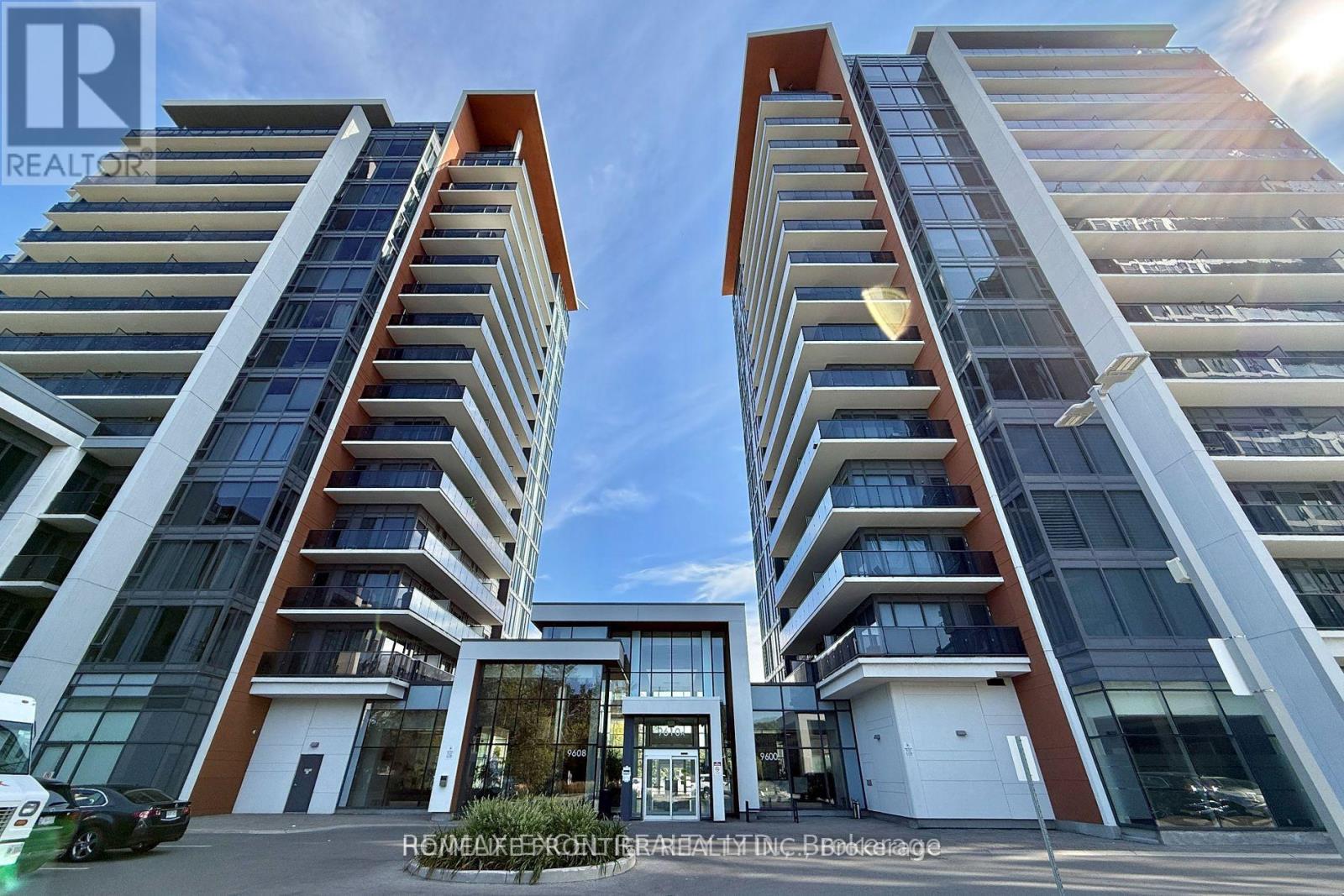 606 - 9600 Yonge Street, Richmond Hill, Ontario  L4C 0X3 - Photo 3 - N12498138