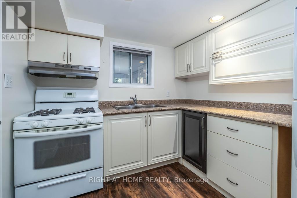 Lower - 494 Northcliffe Boulevard, Toronto, Ontario  M6E 3L5 - Photo 2 - C12498244