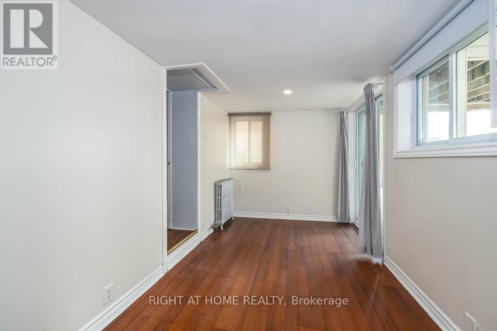 Lower - 494 Northcliffe Boulevard, Toronto, Ontario  M6E 3L5 - Photo 8 - C12498244