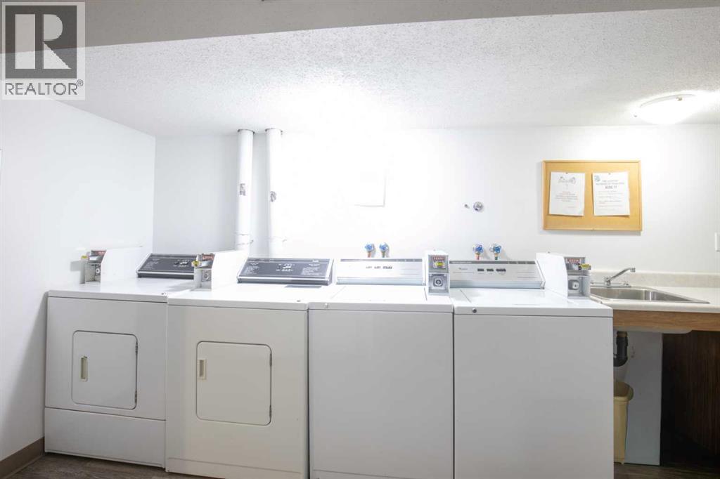 5904 51 Avenue, Red Deer, Alberta  T4N 4H9 - Photo 2 - A2268099