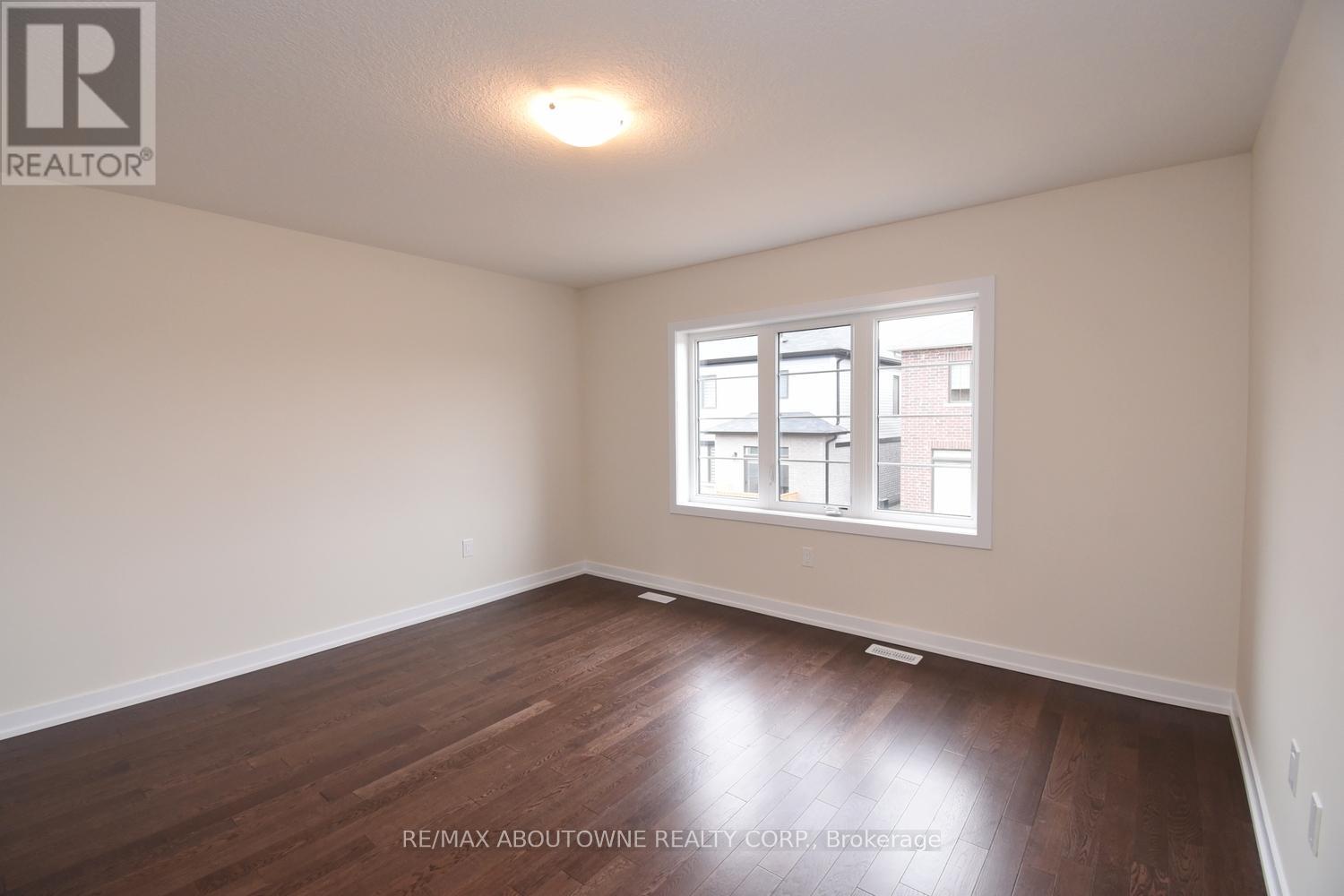 2 Sundin Drive, Haldimand, Ontario  N3W 0H1 - Photo 24 - X12497222