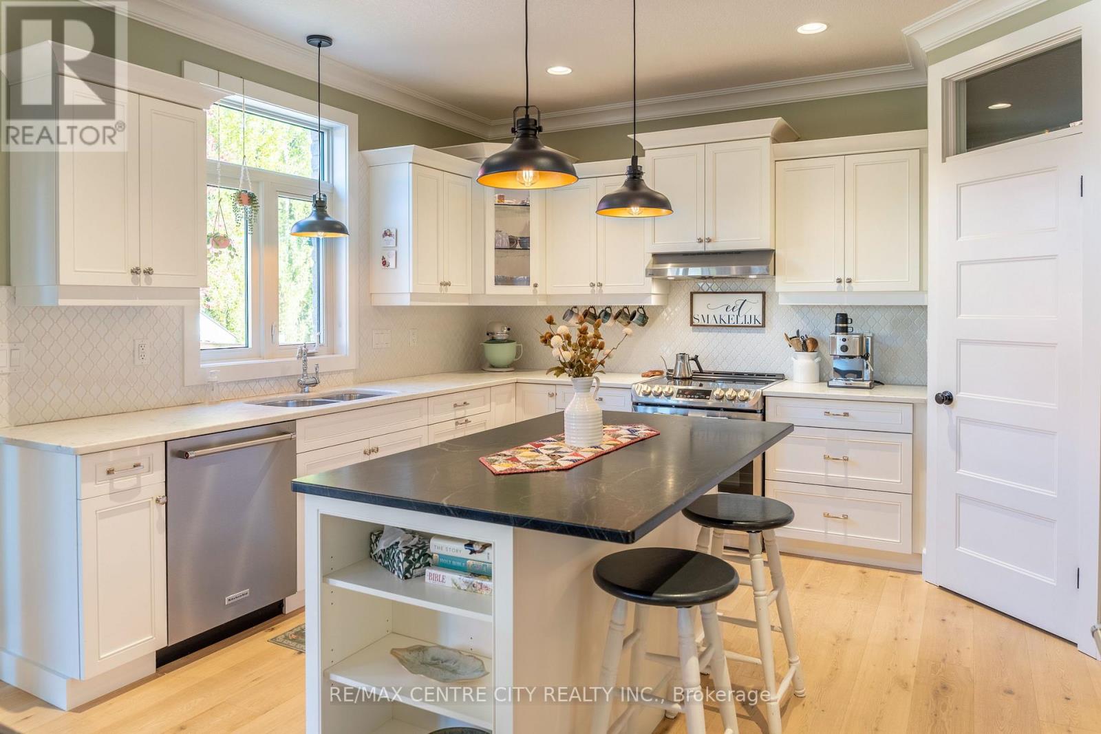 56 Caverhill Crescent, Middlesex Centre, Ontario  N0L 1R0 - Photo 16 - X12498266