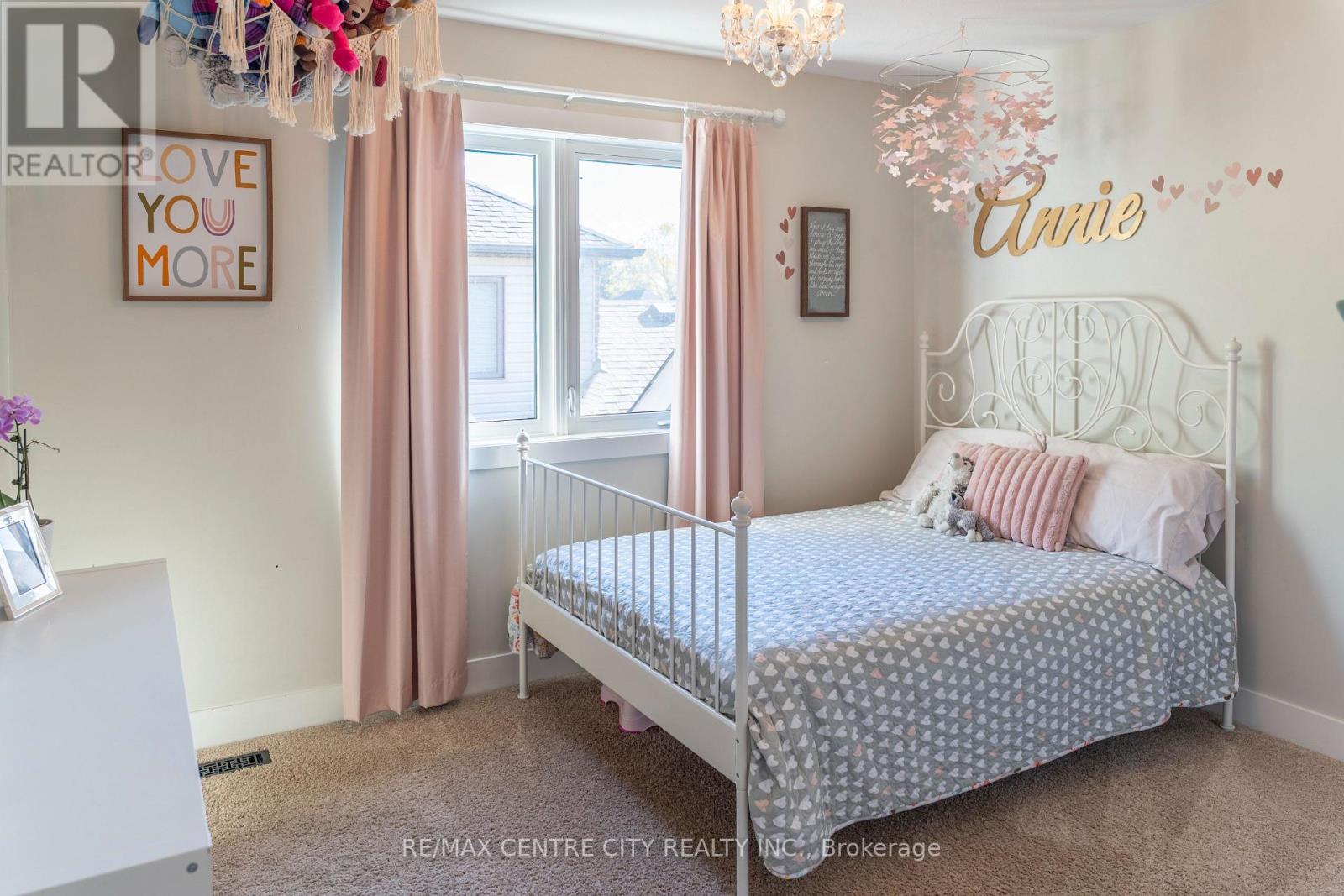 56 Caverhill Crescent, Middlesex Centre, Ontario  N0L 1R0 - Photo 32 - X12498266