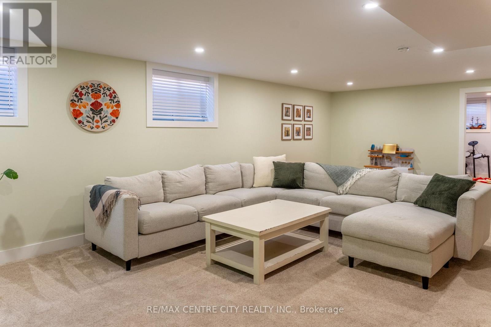 56 Caverhill Crescent, Middlesex Centre, Ontario  N0L 1R0 - Photo 36 - X12498266