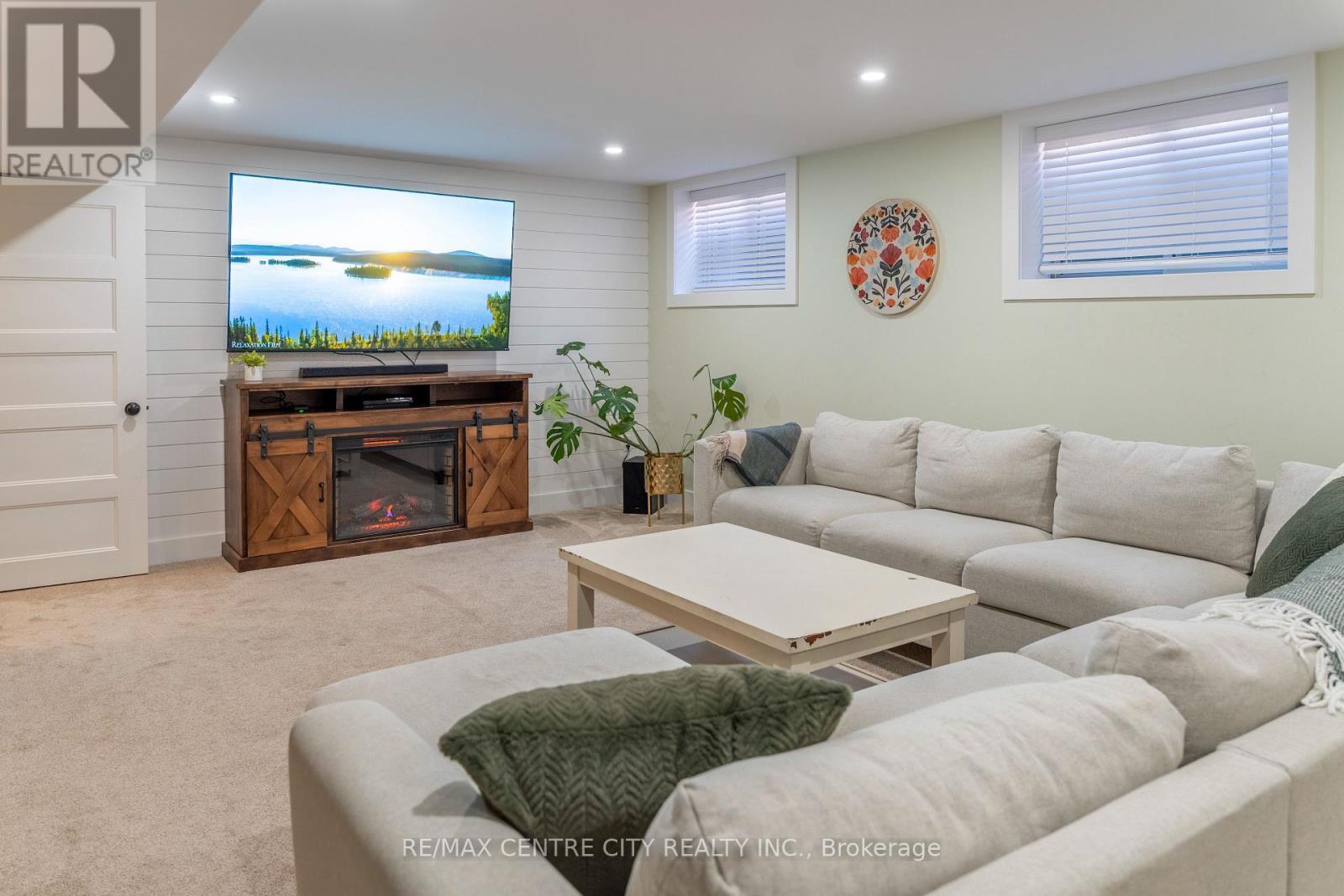 56 Caverhill Crescent, Middlesex Centre, Ontario  N0L 1R0 - Photo 37 - X12498266