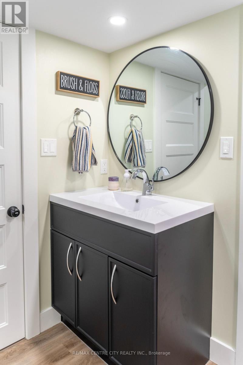 56 Caverhill Crescent, Middlesex Centre, Ontario  N0L 1R0 - Photo 42 - X12498266