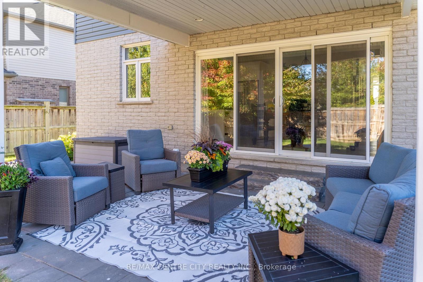 56 Caverhill Crescent, Middlesex Centre, Ontario  N0L 1R0 - Photo 46 - X12498266