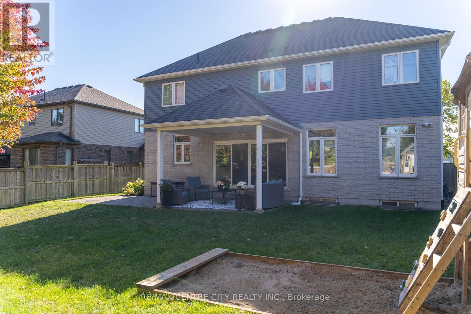 56 Caverhill Crescent, Middlesex Centre, Ontario  N0L 1R0 - Photo 48 - X12498266