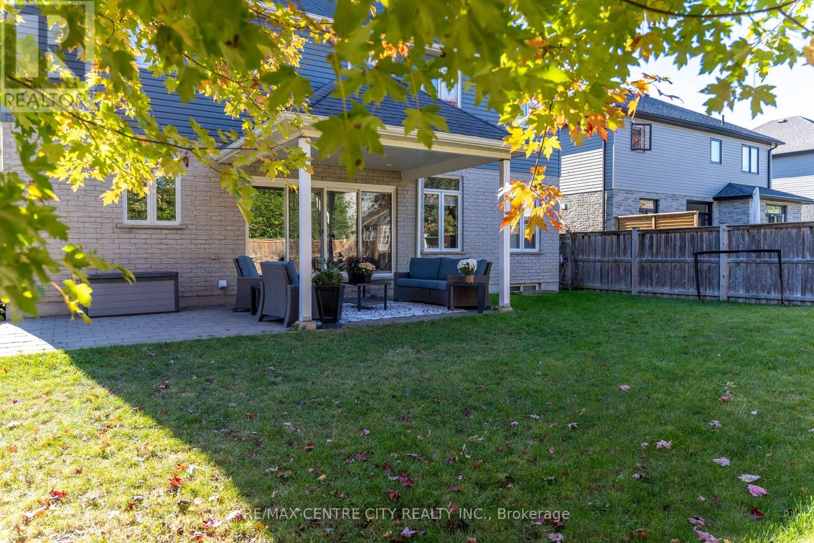 56 Caverhill Crescent, Middlesex Centre, Ontario  N0L 1R0 - Photo 49 - X12498266